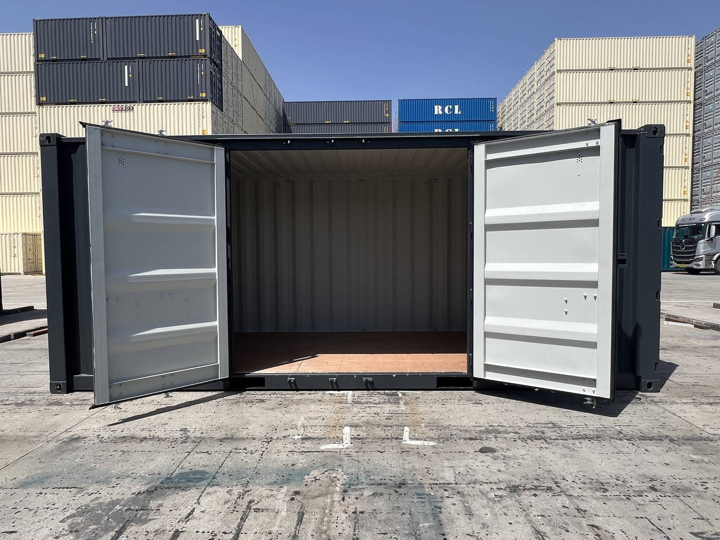 20 Foot Container with Standard Side Opening - Practical and Flexible Storage Solution