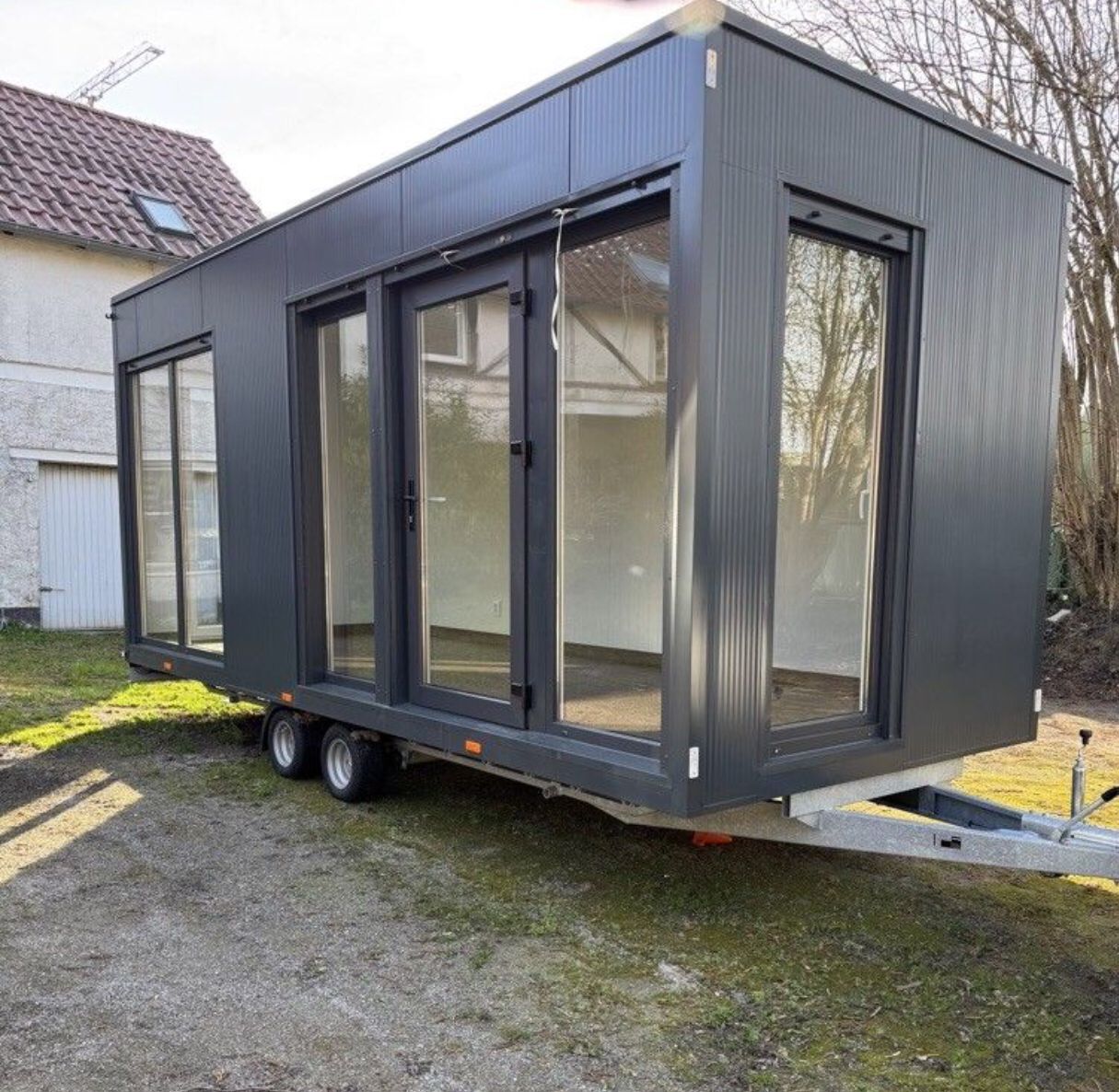 Modern Mobile Office with Superior Isolation – Ideal for your flexible workspace