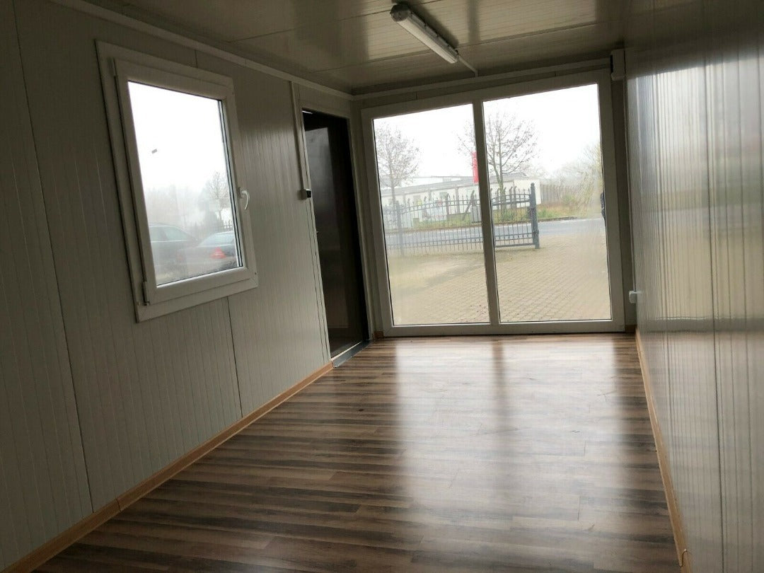 Containers Mobile office 20 feet covered in open wood and glazed on a width width