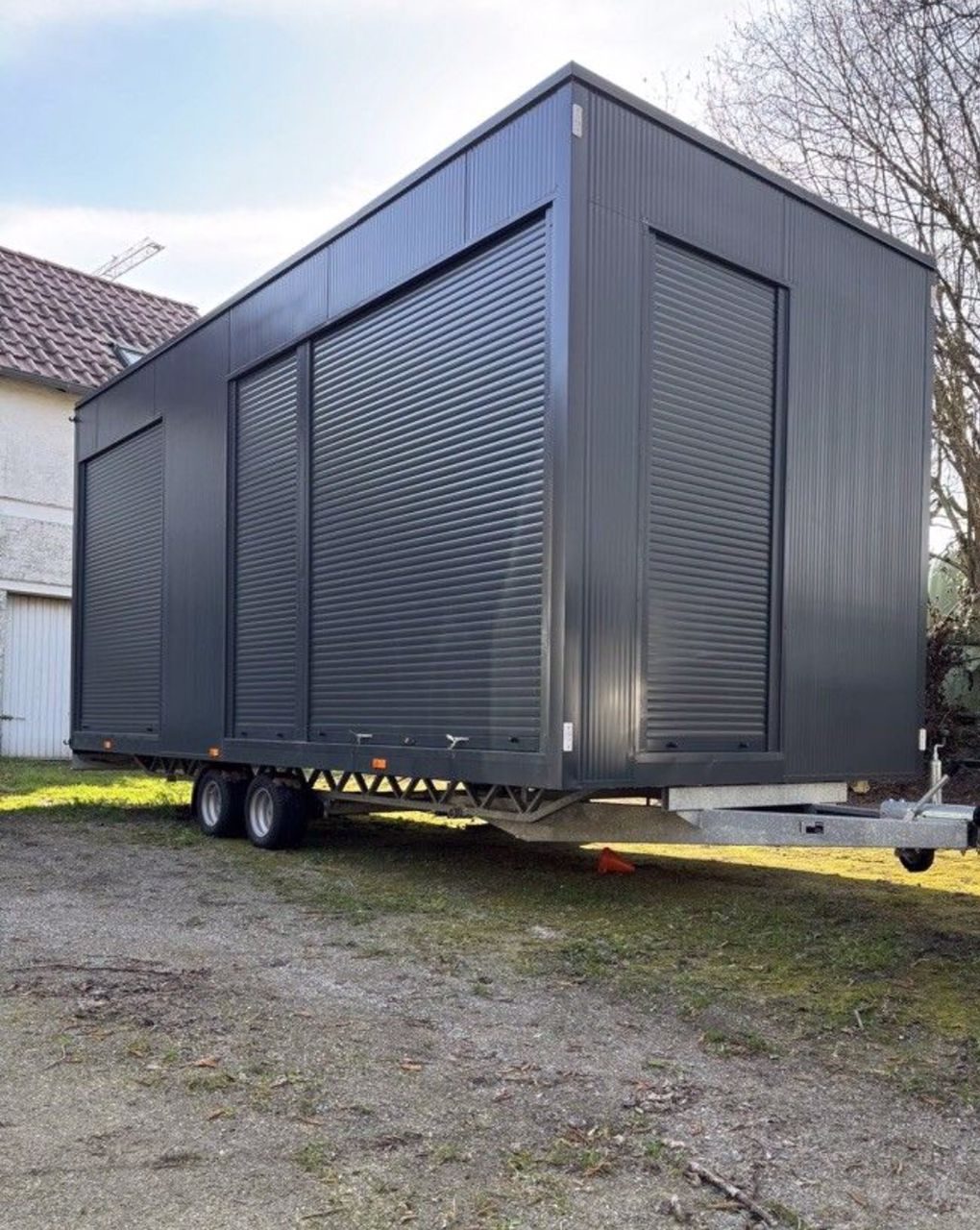 Modern Mobile Office with Superior Isolation – Ideal for your flexible workspace